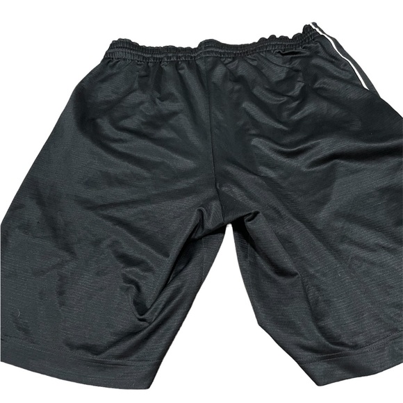 Nike Athletic Basketball Shorts - Picture 4 of 6